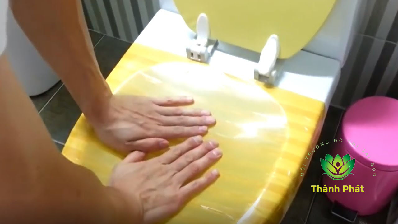 Hướng dẫn thông tắc cầu cống bị nghẹt bằng băng dính
